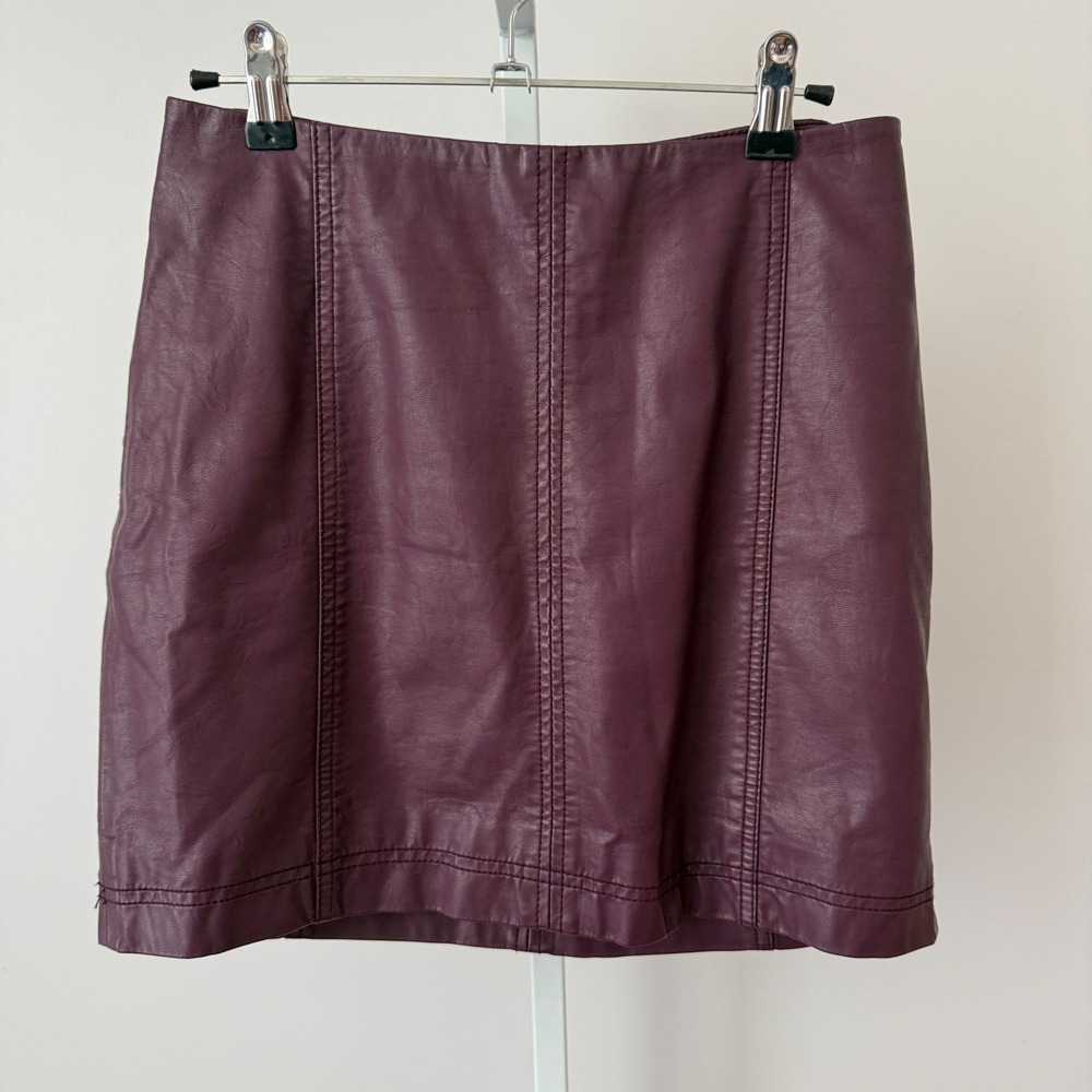 Free People sz 4 Purple‎ Faux Vegan Leather Mini Skirt Moto Plum Party Boho